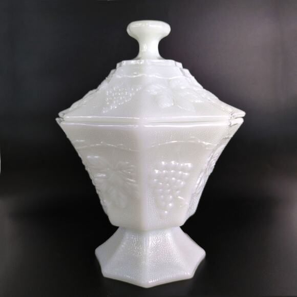 Vtg Anchor Hocking Grapes & Leaves Milk Glass Pedestal Candy Dish & Lid Stippled - Picture 1 of 12